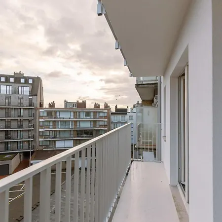 Huswell - Cosy With Sea View Апартаменты *
